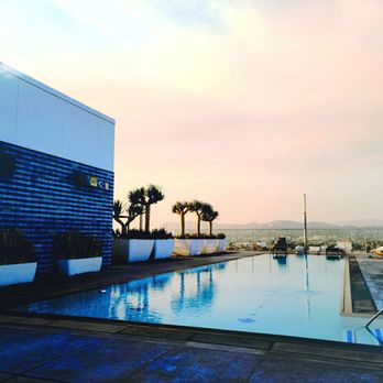3033 Wilshire - Beautiful and Peaceful - Apartments Near Me - Los Angeles, California