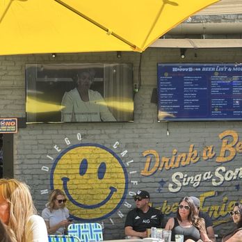 Happy Does Bar - Patio - Bars Near Me - San Diego, California
