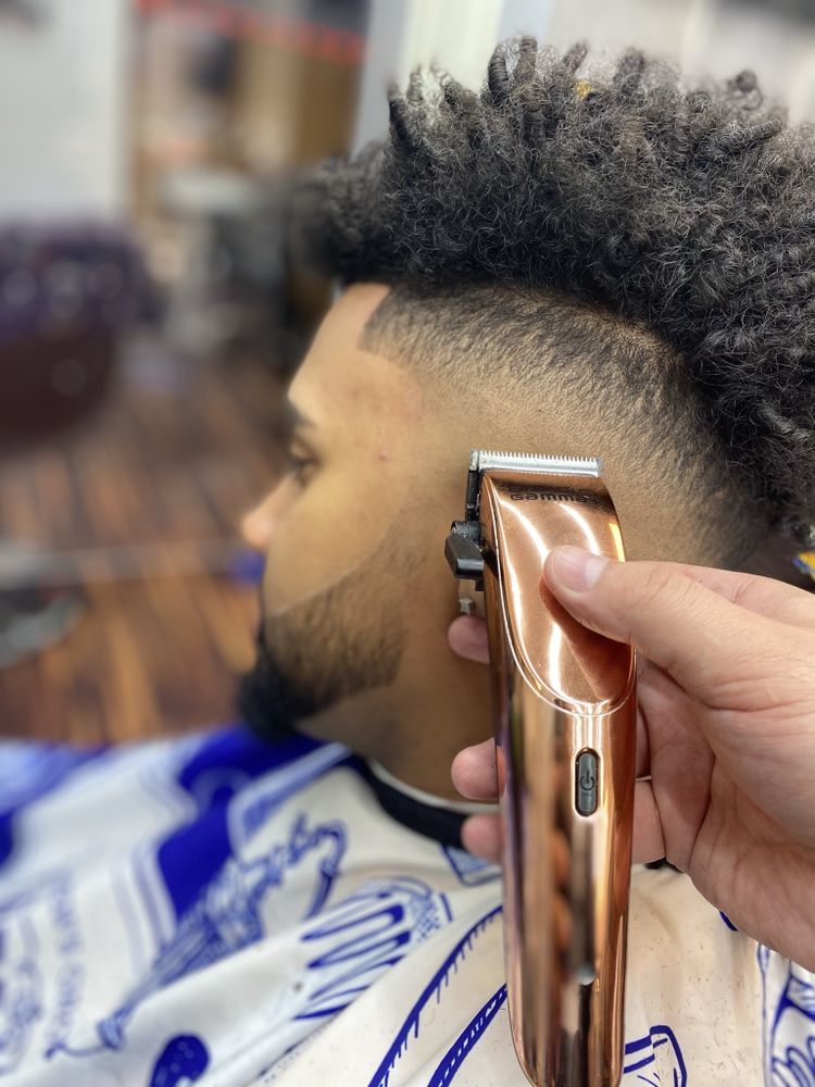 Kenny Cut Em Logo