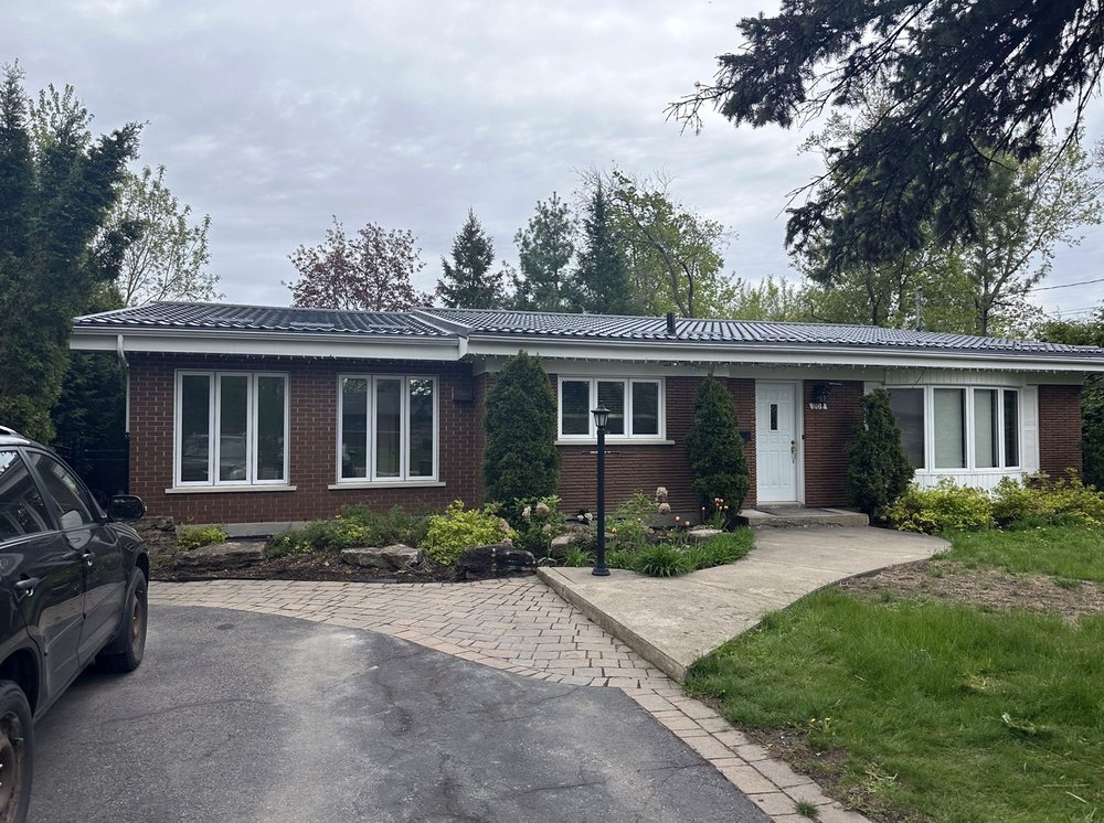 Slide of Robla Roofing