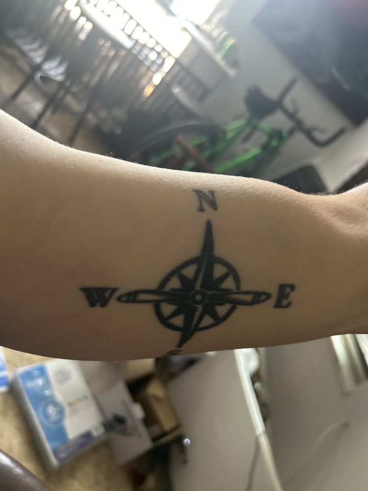 Custom Creations Tattoo Logo