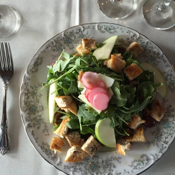 Cedar Knoll - Arugula & Roasted Chicken Salad - New American Near Me - Alexandria, Virginia