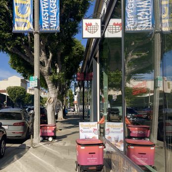 Bruxie - Outside. - Chicken Shop Near Me - Los Angeles, California Bruxie - Outside. - Chicken Shop Near Me - Los Angeles, California