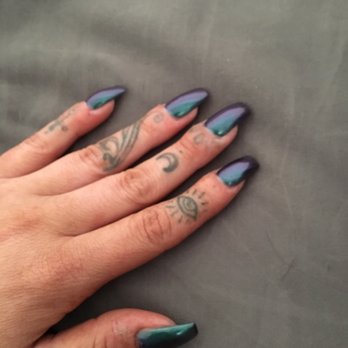 Holly Nails - Nail Salons Near Me - Auburn, California