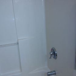 Quality Inn Northtown - Beautiful clean bathrooms