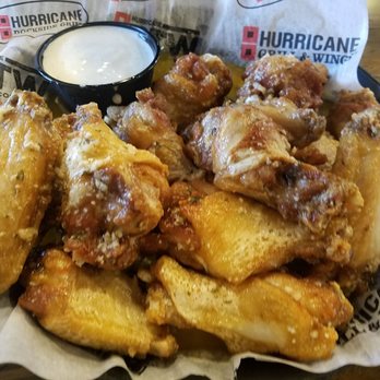 Hurricane Grill & Wings - Wings with Garlic Butter - American Near Me - Boynton Beach, Florida