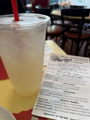 Maggie's Krooked Cafe & Juice Bar by null