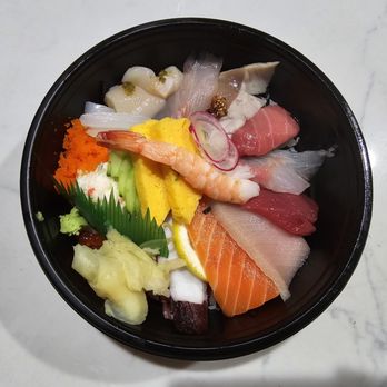 Imari Sashimi And Sushi - Deluxe Chirashi ($31) - Sushi Bars Near Me - Upland, California Imari Sashimi And Sushi - Deluxe Chirashi ($31) - Sushi Bars Near Me - Upland, California