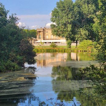 Buckingham Palace - Landmarks & Historical Buildings Near Me - London, XGL