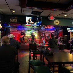 O'Brien's Irish Pub & Grill - A little empty for a Friday Night.