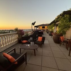 Cielo Rooftop Bar