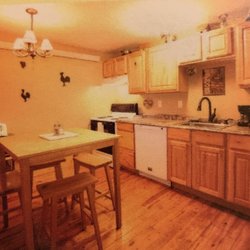 Restmore Inn - Cabin kitchen