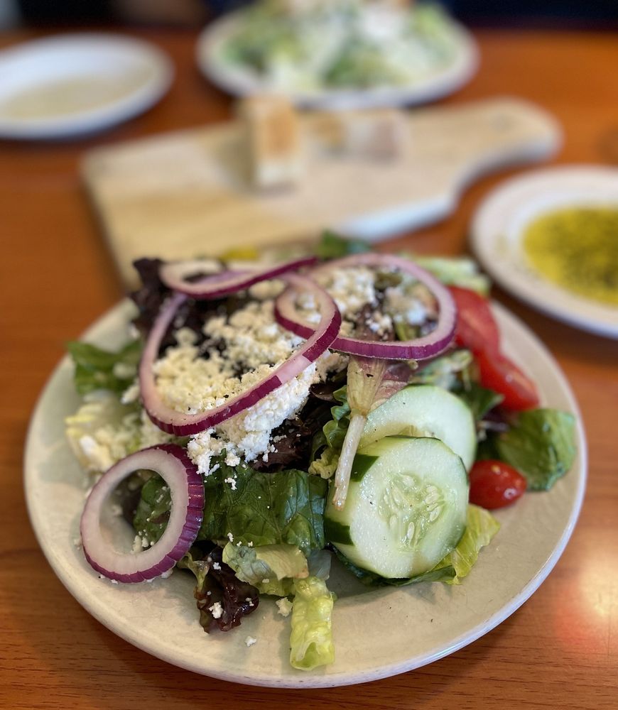 Pomodoros Greek & Italian Cafe