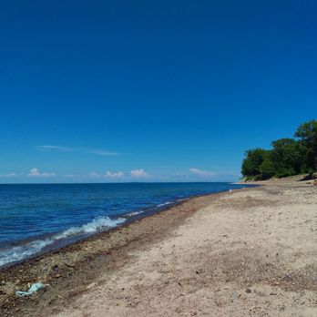 Erie County Wendt Beach Park - Wendt Beach looking north - Parks Near Me - Derby, New York