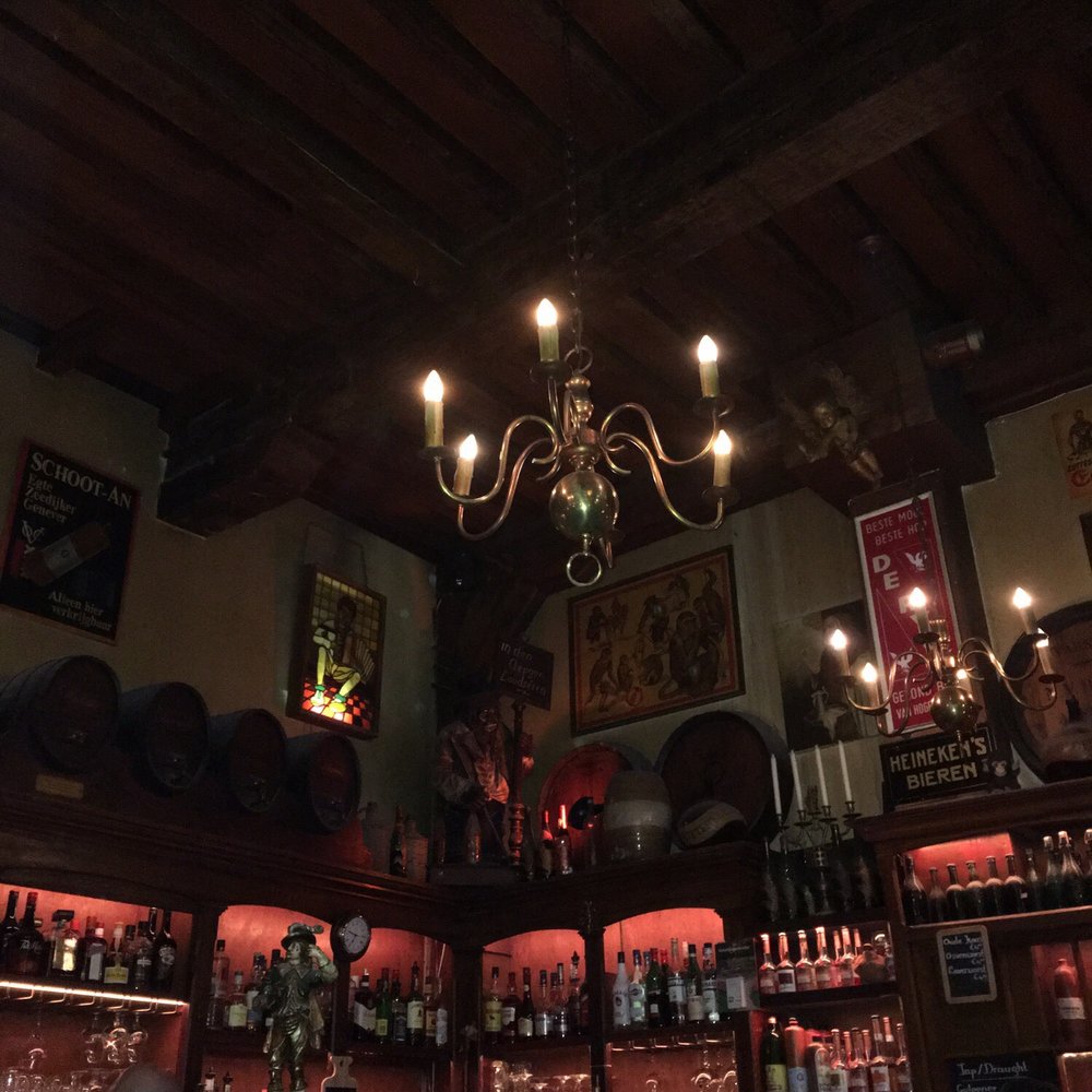 In 't Aepjen - Inside of the bar - Pubs Near Me - Amsterdam, New Hampshire