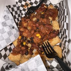 Kelly's Olympian - Chili tots