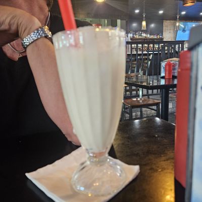 Lindy's on 4th by null