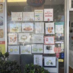 Offerings and accepts phone orders Offerings and accepts phone orders