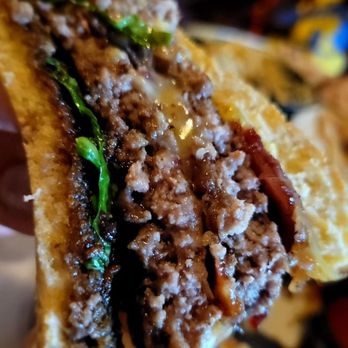 Emerald Cocktail Kitchen - Bacon smash burger - Cocktail Bars Near Me - Syracuse, New York