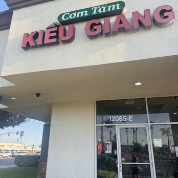 Com Tam Kieu Giang - Vietnamese Near Me - Garden Grove, California