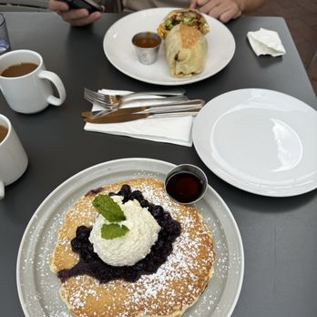 Broken Yolk Cafe - Breakfast & Brunch Near Me - Irvine, California Broken Yolk Cafe - Breakfast & Brunch Near Me - Irvine, California