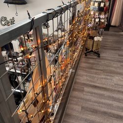 C'est La Vie Affordable Fashions - Lights