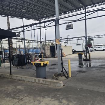Enterprise Truck Rental - Washing station for the trucks - Truck Rental Near Me - Gardena, California Enterprise Truck Rental - Washing station for the trucks - Truck Rental Near Me - Gardena, California