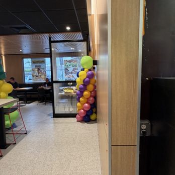 McDonald's - Entrance from Chevron side - Fast Food Near Me - Los Angeles, California