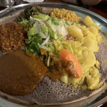 Enat Ethiopian Restaurant - Veggie platter with injera - Ethiopian Near Me - Seattle, Washington