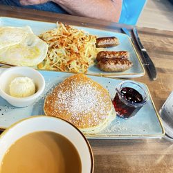 Golden Nest Pancake & Cafe - 2 eggs, hash browns & sausage links