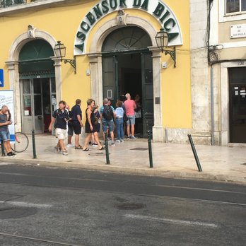 Elevador da Bica - Ascensor da Bica - bottom entrance - Public Transportation Near Me - Lisbon, 11