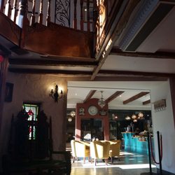 Walsh's Hotel - Entry foyer of Walsh's hotel