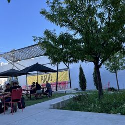 Ratio Beerworks - Patio seating
