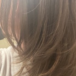 Salon Beyond - Right side - shows how hair lays 2 hours after flat ironing. Too many layers, too much texture, thinned out 75% from normal thickness