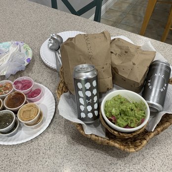 Nixtaco - Guacamole, and chips Oh and don't forget all the killer house made salsas! - Mexican Near Me - Roseville, California Nixtaco - Guacamole, and chips Oh and don't forget all the killer house made salsas! - Mexican Near Me - Roseville, California