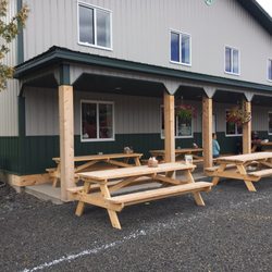The Fisherman's Hideout - Outdoor picnic tables