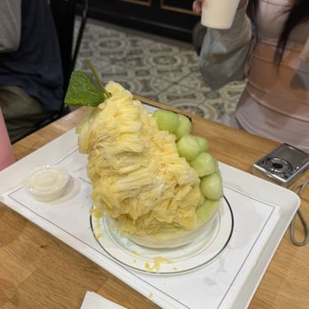 Oakobing - Mango Melon Shaved Ice - Shaved Ice Near Me - Los Angeles, California Oakobing - Mango Melon Shaved Ice - Shaved Ice Near Me - Los Angeles, California