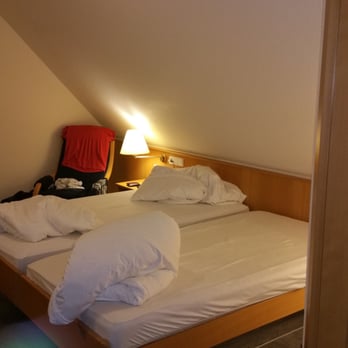 Gasthaus Krone - rooms are in the roof - Hotels Near Me - Ostfildern, BW