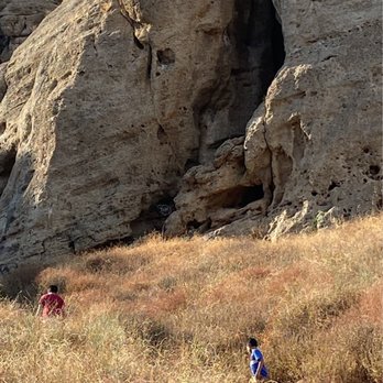 Cave of Munits - Cave entrance - Hiking Near Me - West Hills, California Cave of Munits - Cave entrance - Hiking Near Me - West Hills, California