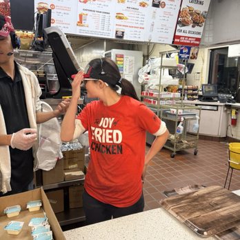 KFC - The so call "manager" - Fast Food Near Me - Aurora, Colorado