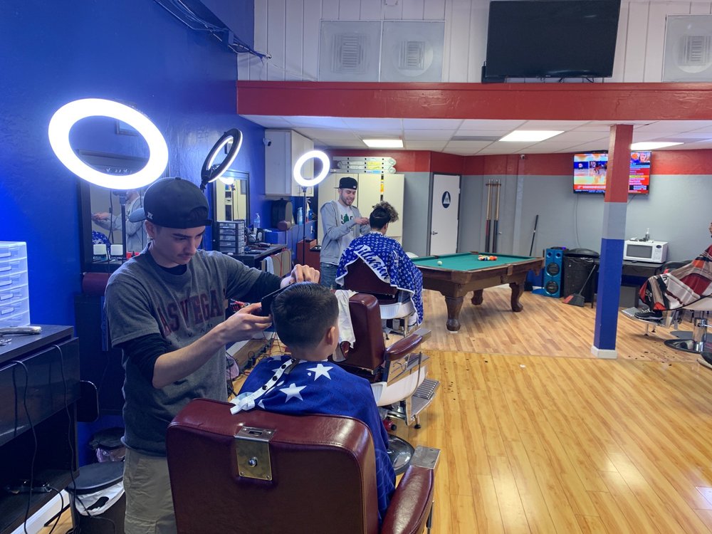 GOLDEN BLADES BARBER SHOP 26 Photos Barbers 2850 Northgate Blvd