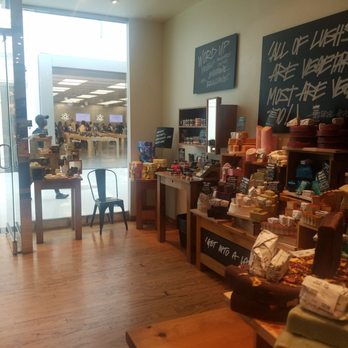 Lush - Cosmetics & Beauty Supply Near Me - Towson, Maryland