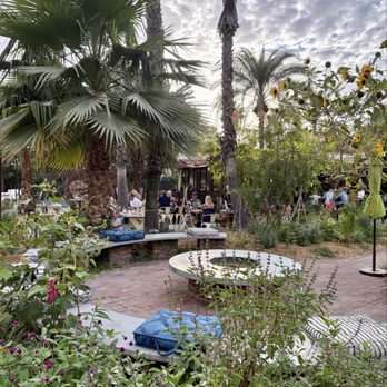 Flora's Farm - Courtyard seating - Farmers Market Near Me - Ánimas Bajas, BCS
