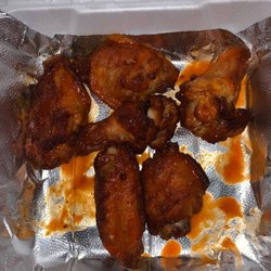 Lugo’s New York Pizza - Buffalo Hot wings