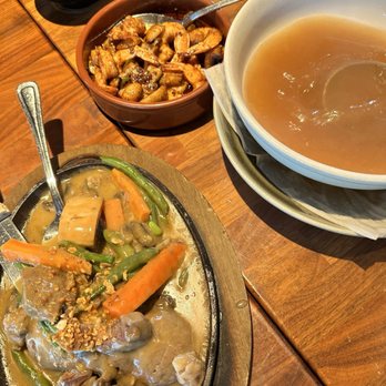 Avenida Restaurant - Sizzling bulalo, gambas, and sinigang broth - Filipino Near Me - San Mateo, California Avenida Restaurant - Sizzling bulalo, gambas, and sinigang broth - Filipino Near Me - San Mateo, California