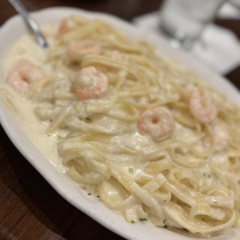 Favazzas on the Hill - Fettuccine Alfredo with shrimp and no mushrooms - Italian Near Me - St. Louis, Missouri Favazzas on the Hill - Fettuccine Alfredo with shrimp and no mushrooms - Italian Near Me - St. Louis, Missouri