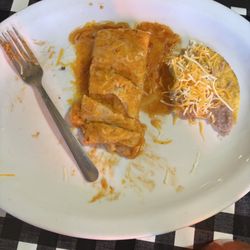 El Paisa - Cheese enchilada and tostada