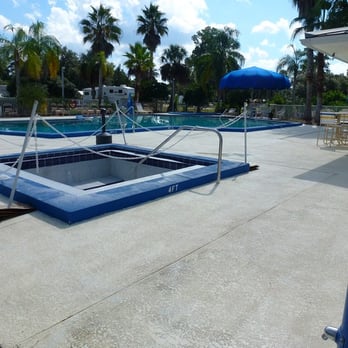 Encore Crystal Isles - Nice pool, broken hot tub - RV Parks Near Me - Crystal River, Florida Encore Crystal Isles - Nice pool, broken hot tub - RV Parks Near Me - Crystal River, Florida