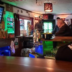 Castle Inn - Nice dive bar