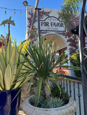 Por Favor El Cajon by null